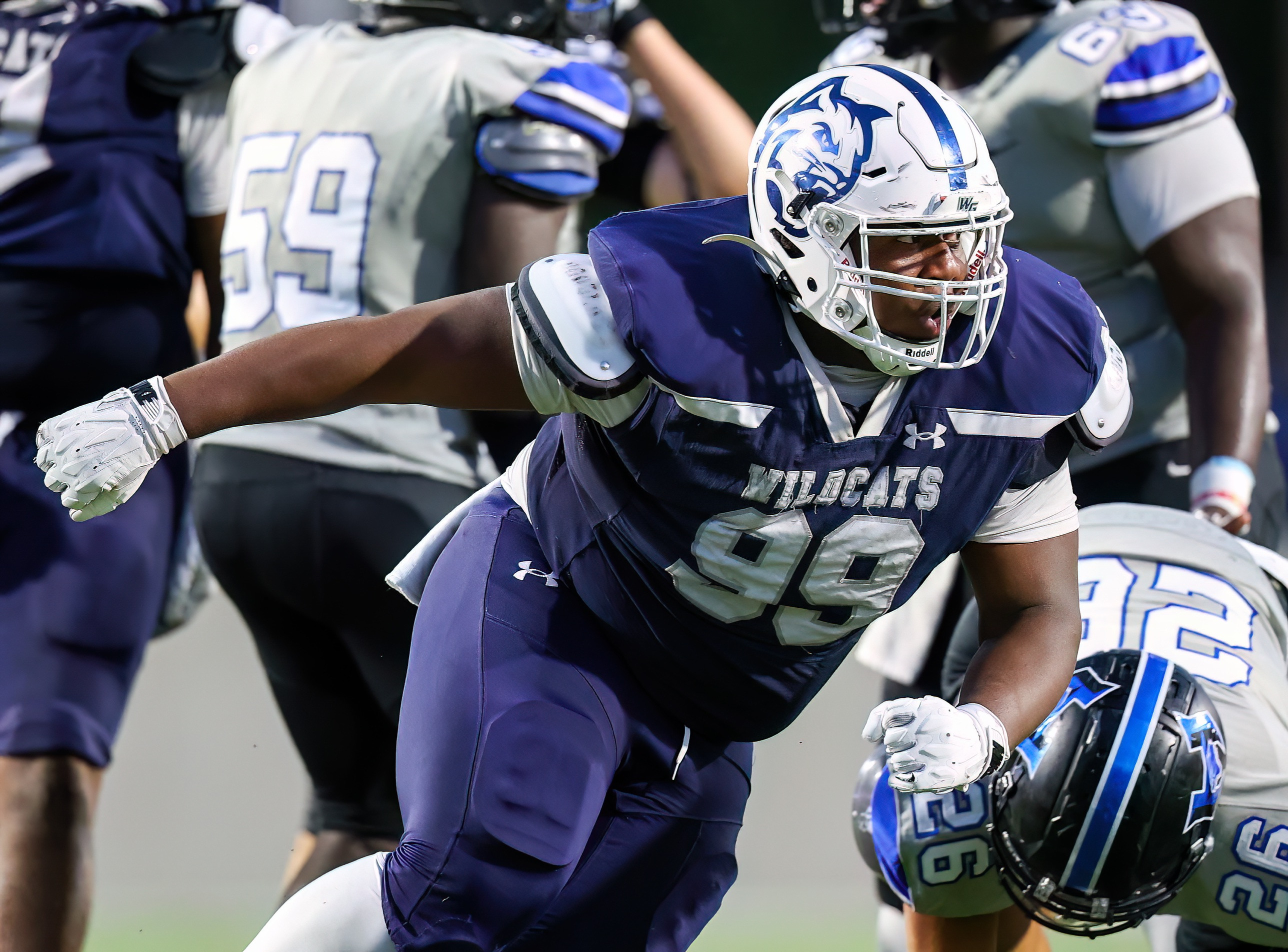 Kristopher Williams in pursuit against Hebron